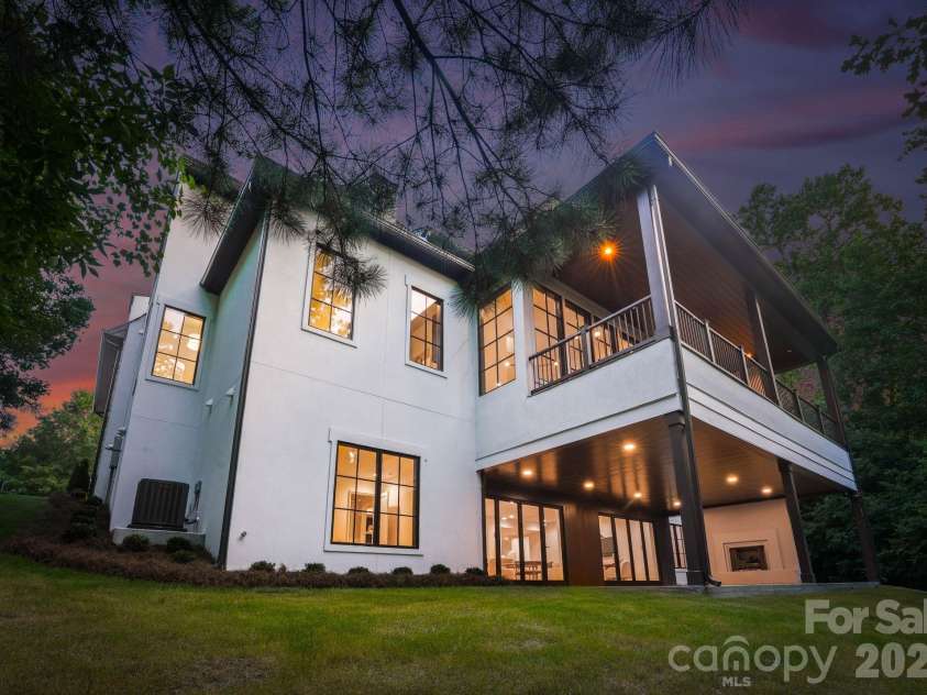 13703 Grand Palisades Parkway, Charlotte, NC 28278.  MLS# CAR4400454, YatesRealty ID 35576. 