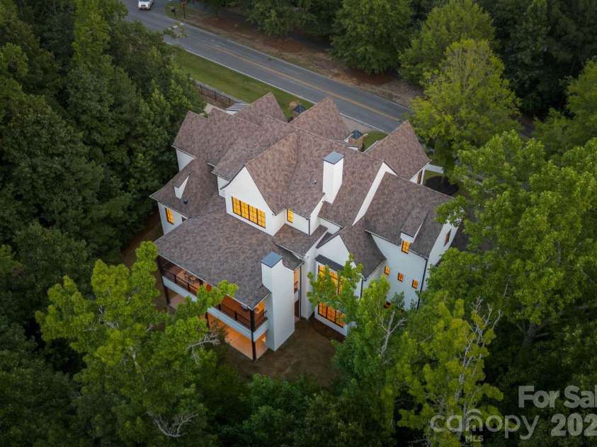13703 Grand Palisades Parkway, Charlotte, NC 28278.  MLS# CAR4400454, YatesRealty ID 35576. 