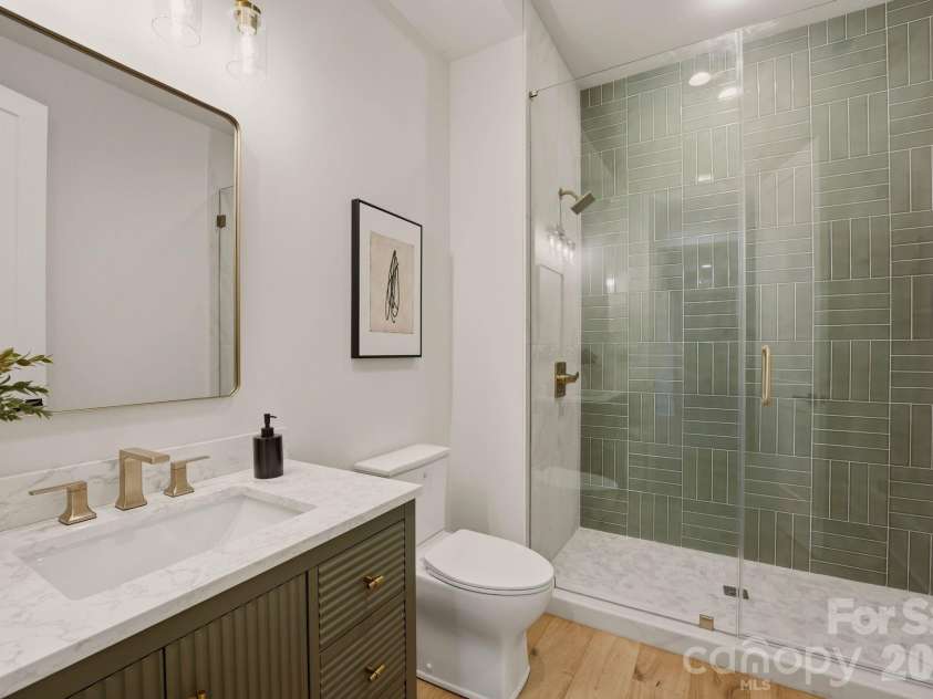 13703 Grand Palisades Parkway, Charlotte, NC 28278.  MLS# CAR4400454, YatesRealty ID 35576. Lower level full bath #1