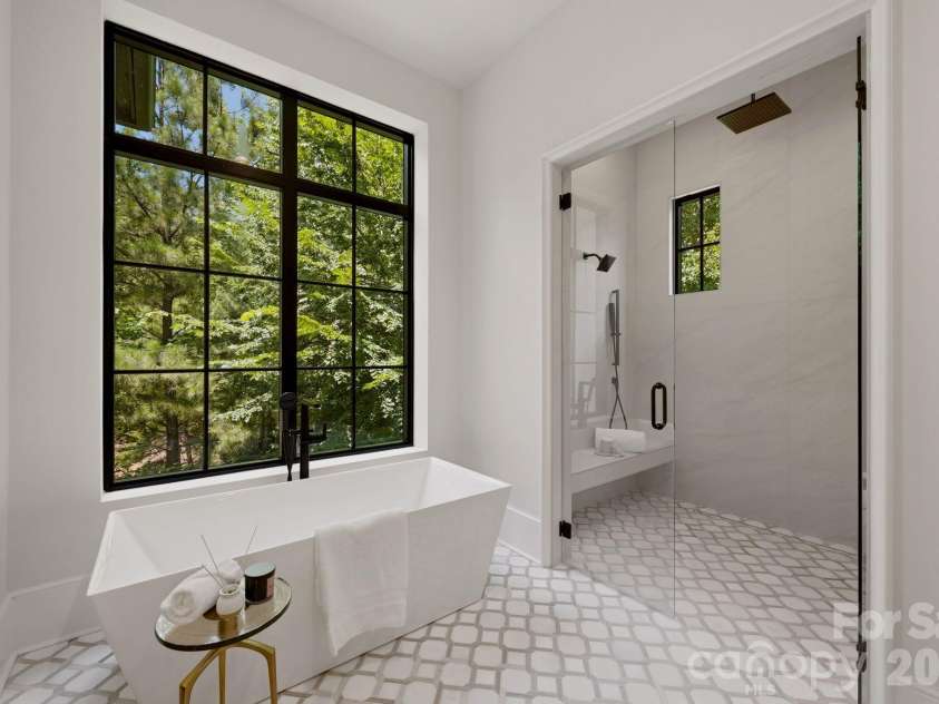 13703 Grand Palisades Parkway, Charlotte, NC 28278.  MLS# CAR4400454, YatesRealty ID 35576. Primary bath
