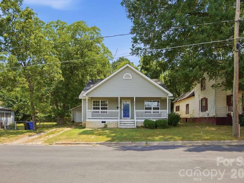 247 Troutman Avenue, Mooresville, NC 28115.  MLS# CAR4399716, YatesRealty ID 35577. 
