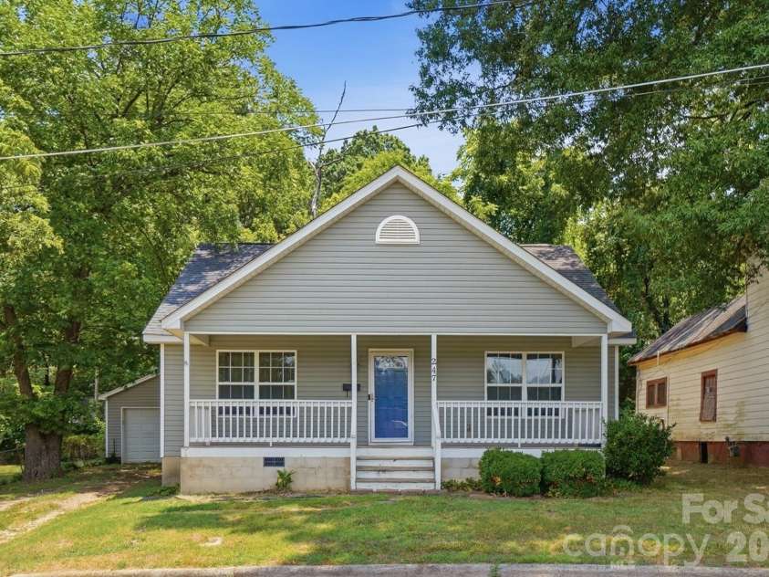 247 Troutman Avenue, Mooresville, NC 28115.  MLS# CAR4399716, YatesRealty ID 35577. 
