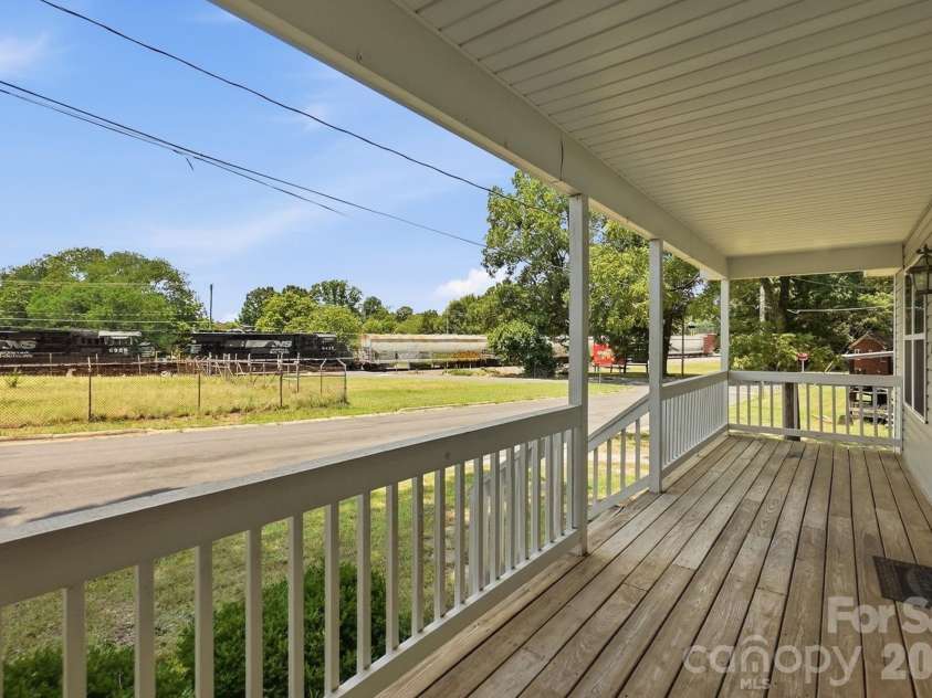 247 Troutman Avenue, Mooresville, NC 28115.  MLS# CAR4399716, YatesRealty ID 35577. 