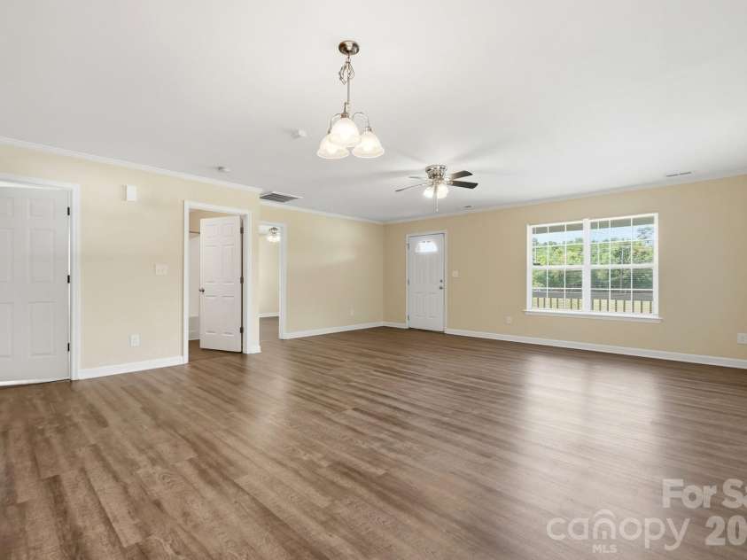 247 Troutman Avenue, Mooresville, NC 28115.  MLS# CAR4399716, YatesRealty ID 35577. 