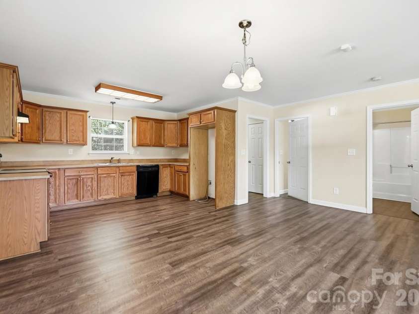 247 Troutman Avenue, Mooresville, NC 28115.  MLS# CAR4399716, YatesRealty ID 35577. 
