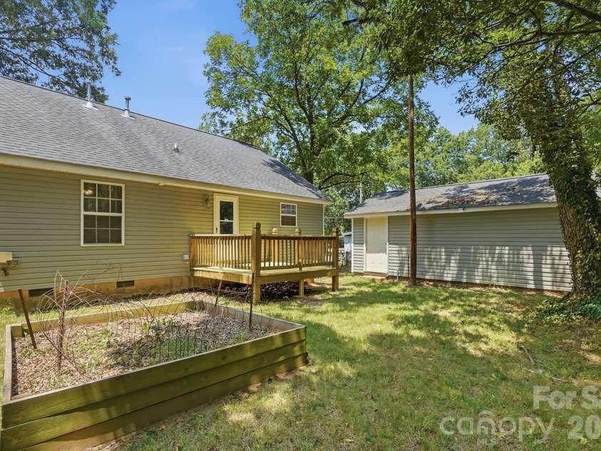 247 Troutman Avenue, Mooresville, NC 28115.  MLS# CAR4399716, YatesRealty ID 35577. 