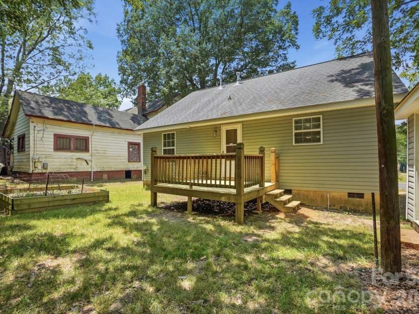 247 Troutman Avenue, Mooresville, NC 28115.  MLS# CAR4399716, YatesRealty ID 35577. 