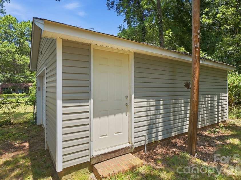 247 Troutman Avenue, Mooresville, NC 28115.  MLS# CAR4399716, YatesRealty ID 35577. 
