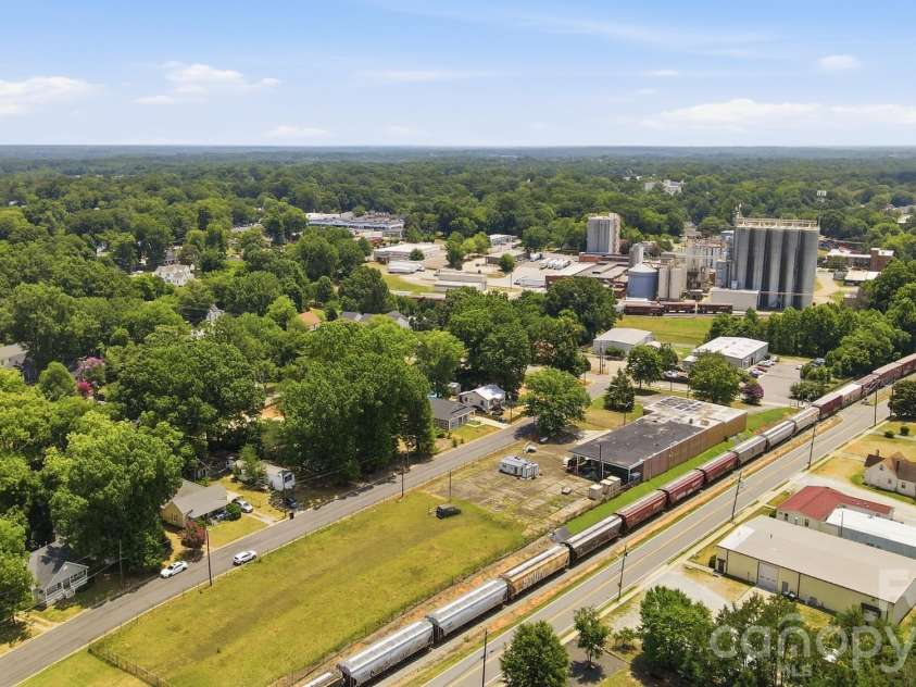 247 Troutman Avenue, Mooresville, NC 28115.  MLS# CAR4399716, YatesRealty ID 35577. 