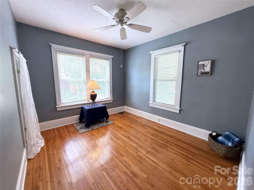 302 College Avenue, Newton, NC 28658.  MLS# CAR4398499, YatesRealty ID 35578. 