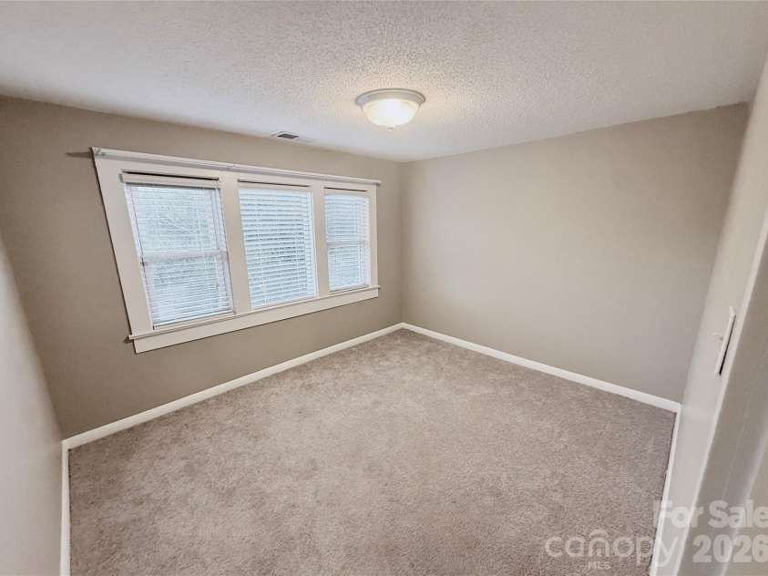 302 College Avenue, Newton, NC 28658.  MLS# CAR4398499, YatesRealty ID 35578. 