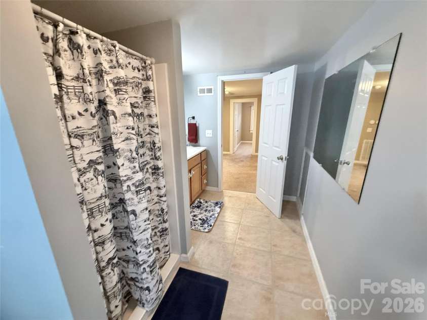 302 College Avenue, Newton, NC 28658.  MLS# CAR4398499, YatesRealty ID 35578. 
