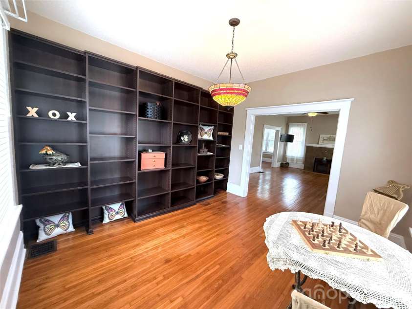 302 College Avenue, Newton, NC 28658.  MLS# CAR4398499, YatesRealty ID 35578. 