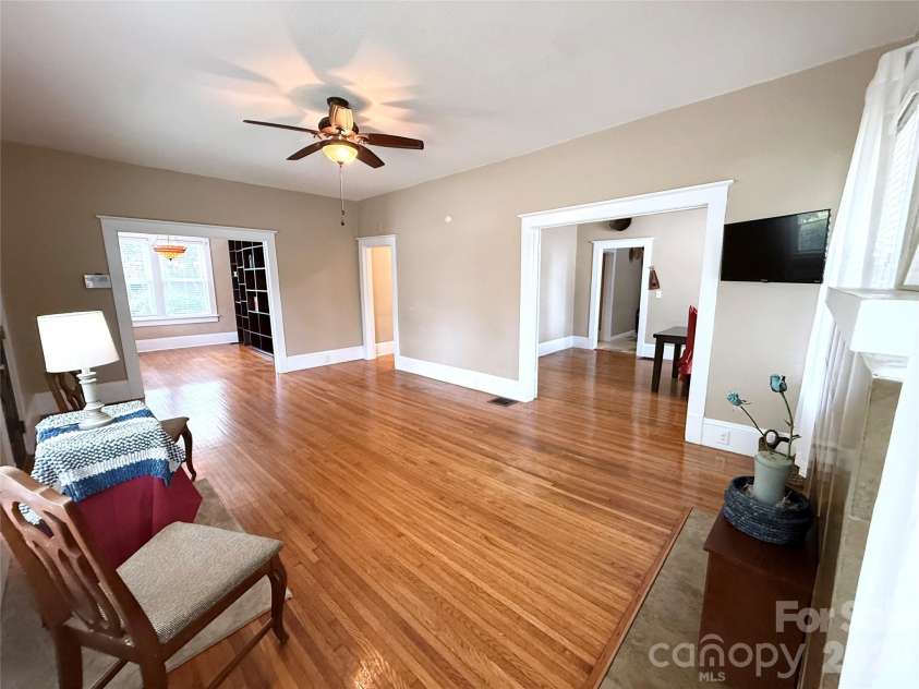 302 College Avenue, Newton, NC 28658.  MLS# CAR4398499, YatesRealty ID 35578. 