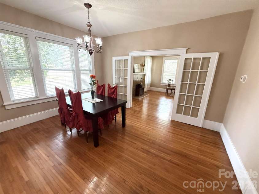 302 College Avenue, Newton, NC 28658.  MLS# CAR4398499, YatesRealty ID 35578. 