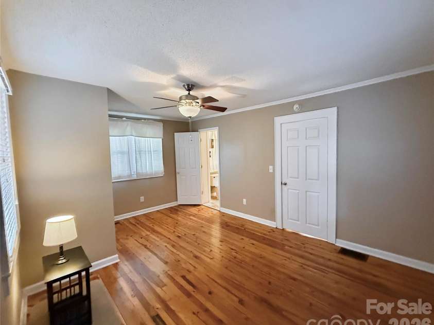 302 College Avenue, Newton, NC 28658.  MLS# CAR4398499, YatesRealty ID 35578. 