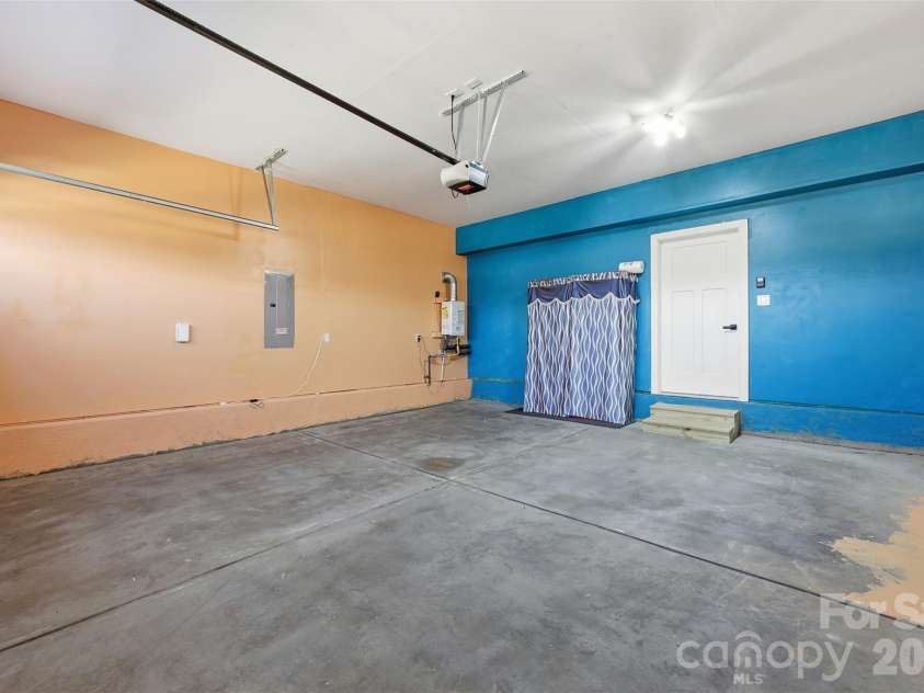 6425 Cumberland Drive, Harrisburg, NC 28075.  MLS# CAR4345358, YatesRealty ID 3558. 