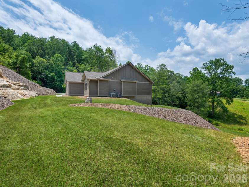 105 Sheila Wynne Drive, Hendersonville, NC 28732.  MLS# CAR4394668, YatesRealty ID 35580. 