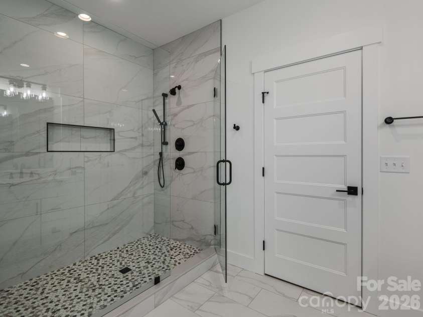 105 Sheila Wynne Drive, Hendersonville, NC 28732.  MLS# CAR4394668, YatesRealty ID 35580. Main level master
