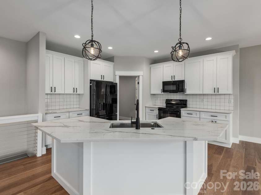 105 Sheila Wynne Drive, Hendersonville, NC 28732.  MLS# CAR4394668, YatesRealty ID 35580. Open main level