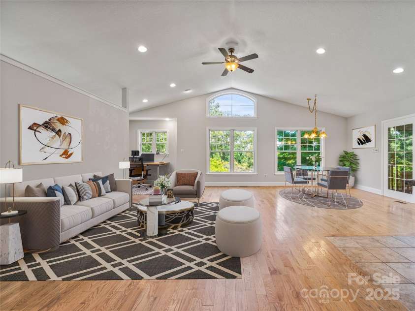 51 Baker Drive, Asheville, NC 28806.  MLS# CAR4296146, YatesRealty ID 35582. 