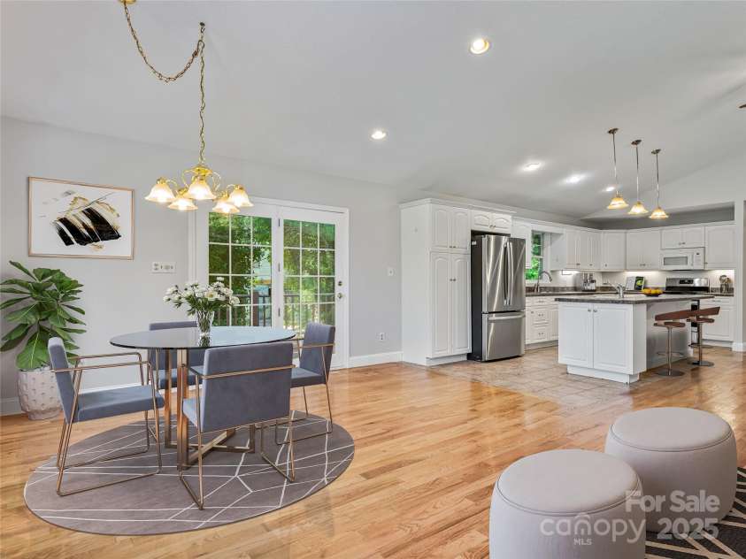 51 Baker Drive, Asheville, NC 28806.  MLS# CAR4296146, YatesRealty ID 35582. 