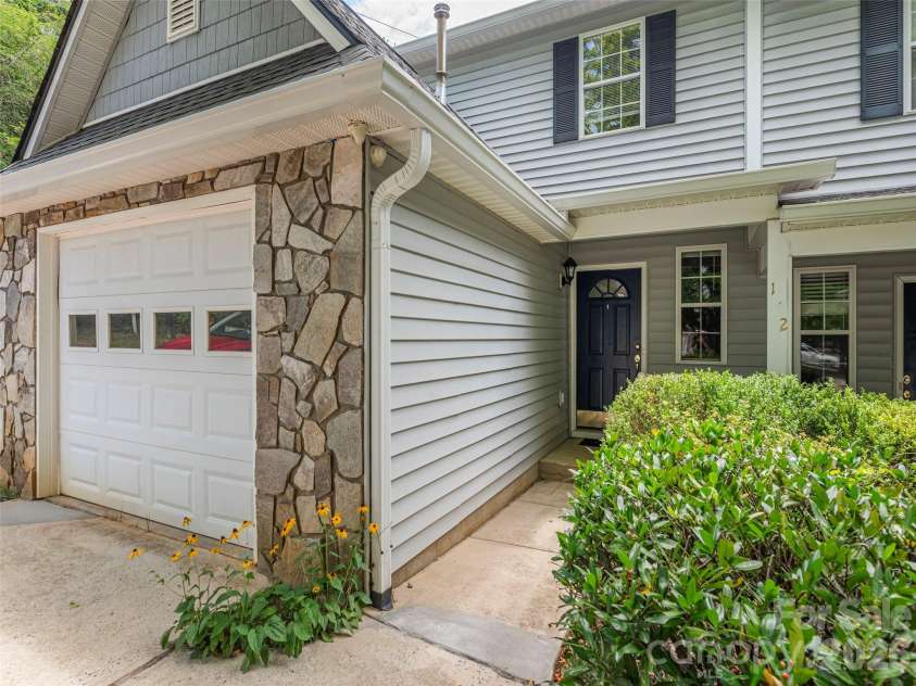 1 Willoughby Run Drive, Asheville, NC 28803.  MLS# CAR4400117, YatesRealty ID 35583. 