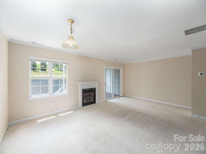 1 Willoughby Run Drive, Asheville, NC 28803.  MLS# CAR4400117, YatesRealty ID 35583. 