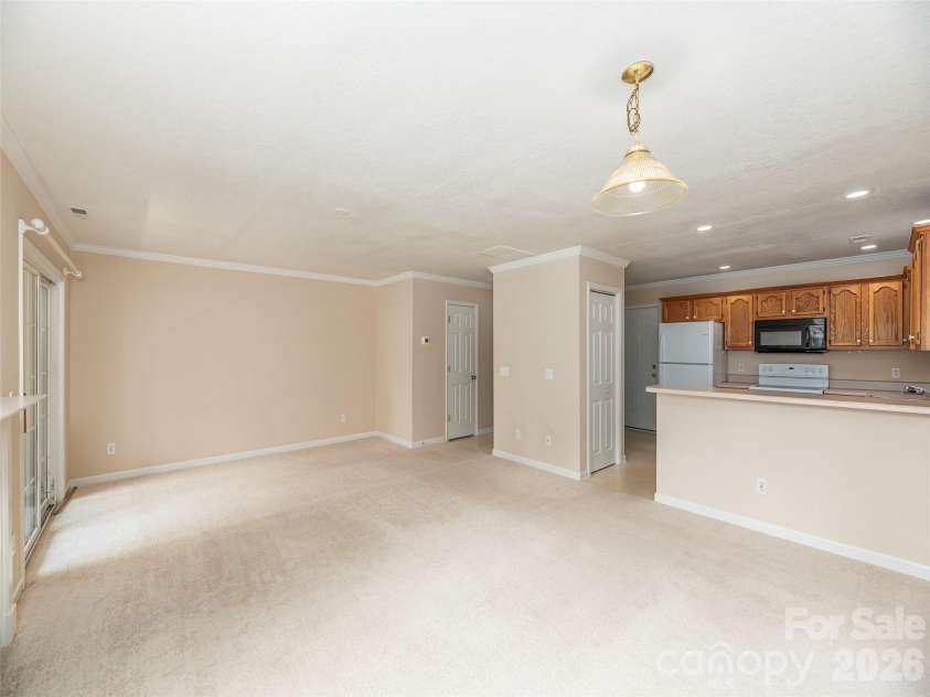 1 Willoughby Run Drive, Asheville, NC 28803.  MLS# CAR4400117, YatesRealty ID 35583. 
