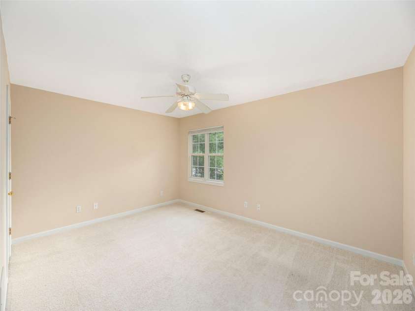 1 Willoughby Run Drive, Asheville, NC 28803.  MLS# CAR4400117, YatesRealty ID 35583. 