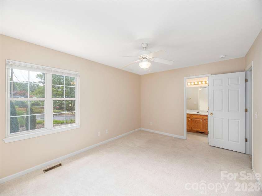 1 Willoughby Run Drive, Asheville, NC 28803.  MLS# CAR4400117, YatesRealty ID 35583. 