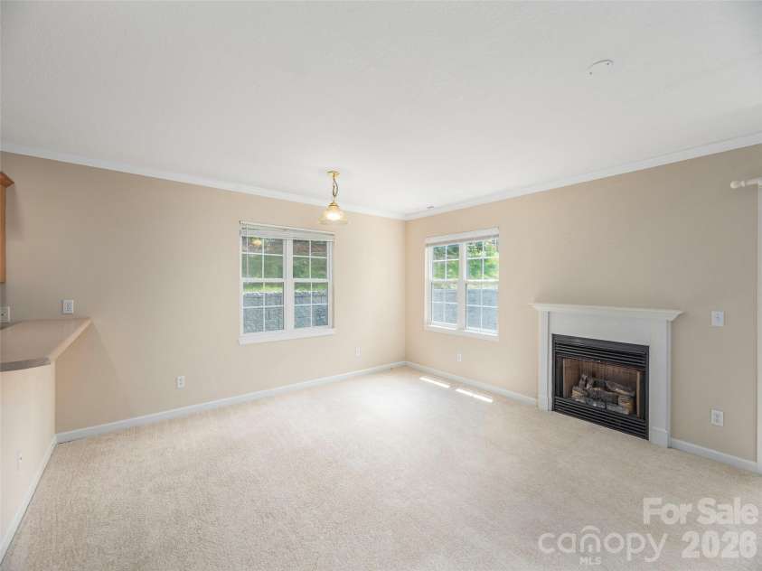 1 Willoughby Run Drive, Asheville, NC 28803.  MLS# CAR4400117, YatesRealty ID 35583. Gas Logs Fire Place