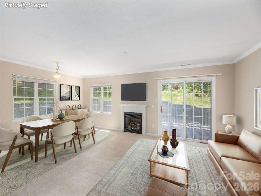 1 Willoughby Run Drive, Asheville, NC 28803.  MLS# CAR4400117, YatesRealty ID 35583. Large Great Room, Virtually Staged