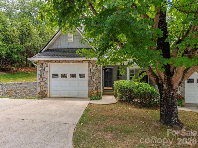 1 Willoughby Run Drive, Asheville, NC 28803.  MLS# CAR4400117, YatesRealty ID 35583. Welcome Home!!
