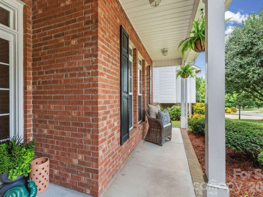 1900 Austin Place Lane, Winston Salem, NC 27127.  MLS# CAR4390396, YatesRealty ID 35585. 
