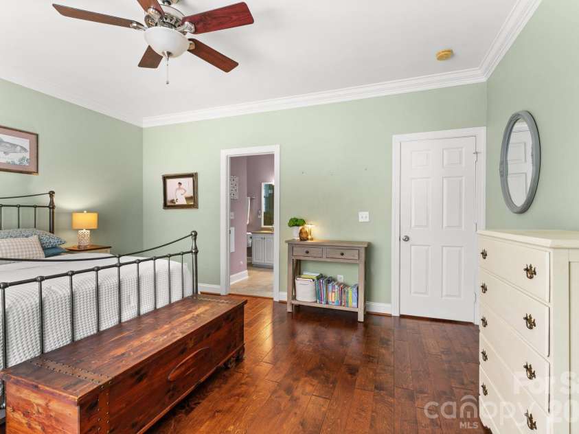 1900 Austin Place Lane, Winston Salem, NC 27127.  MLS# CAR4390396, YatesRealty ID 35585. 