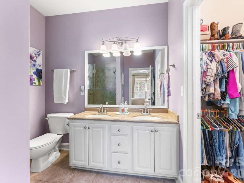 1900 Austin Place Lane, Winston Salem, NC 27127.  MLS# CAR4390396, YatesRealty ID 35585. 