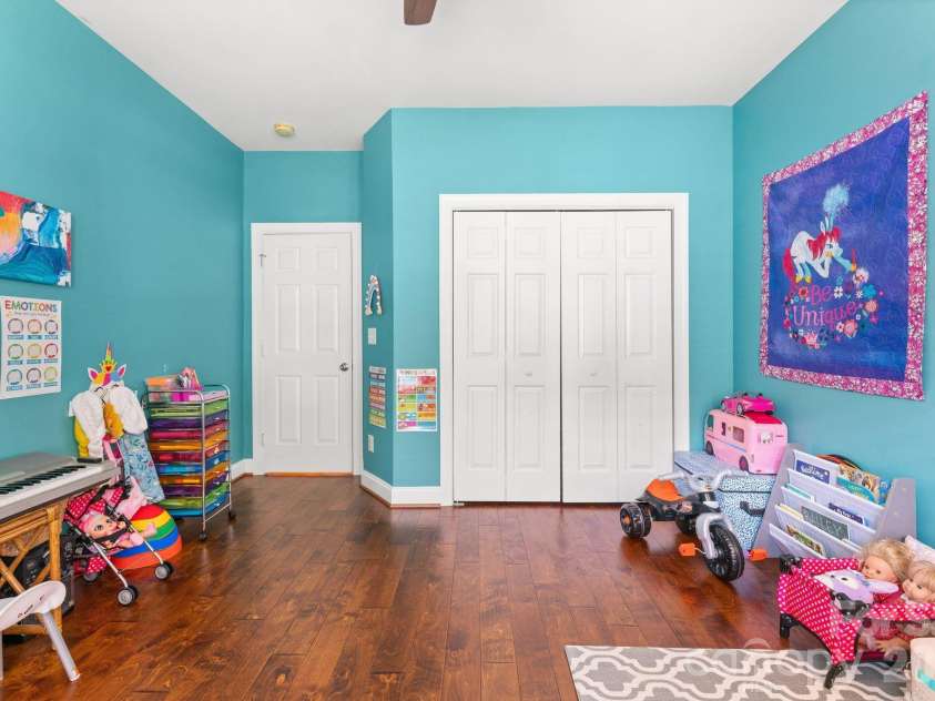 1900 Austin Place Lane, Winston Salem, NC 27127.  MLS# CAR4390396, YatesRealty ID 35585. 