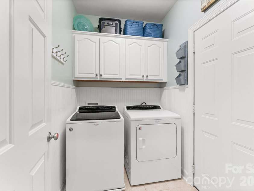 1900 Austin Place Lane, Winston Salem, NC 27127.  MLS# CAR4390396, YatesRealty ID 35585. 