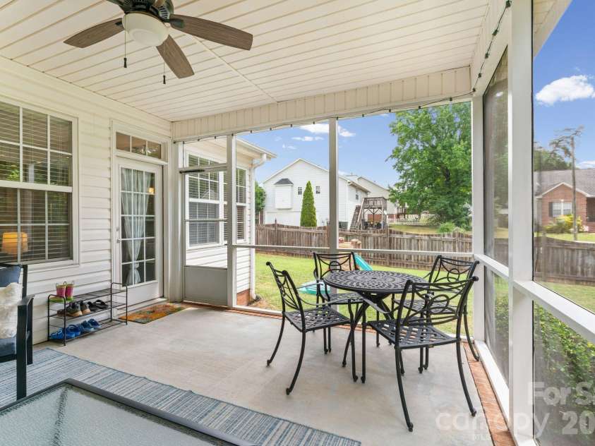 1900 Austin Place Lane, Winston Salem, NC 27127.  MLS# CAR4390396, YatesRealty ID 35585. 