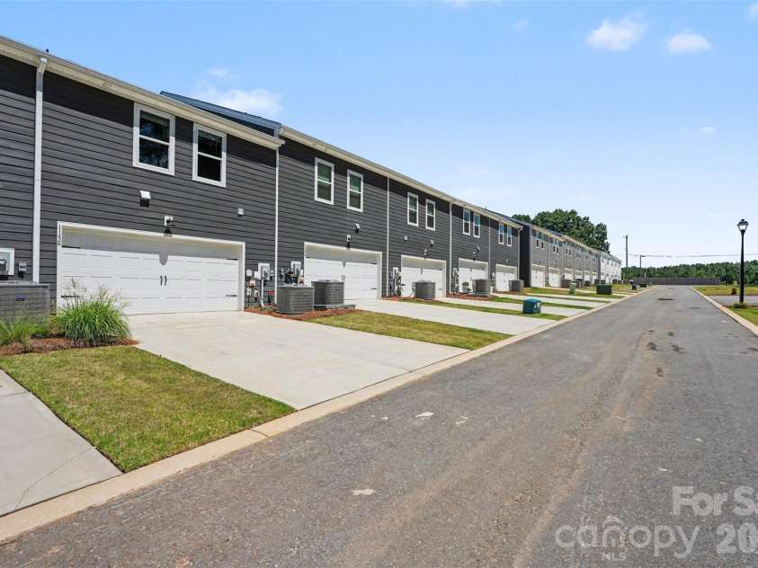115 Ciara Place, Mooresville, NC 28115.  MLS# CAR4397958, YatesRealty ID 35586. 