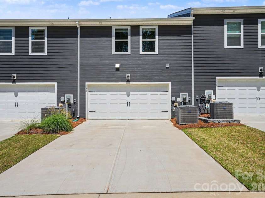 115 Ciara Place, Mooresville, NC 28115.  MLS# CAR4397958, YatesRealty ID 35586. 