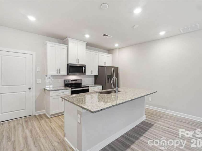 115 Ciara Place, Mooresville, NC 28115.  MLS# CAR4428799, YatesRealty ID 35586. 