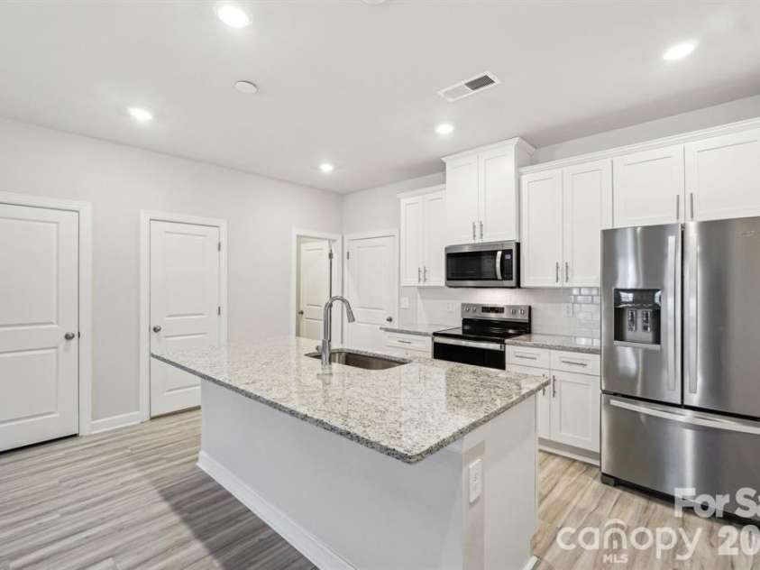115 Ciara Place, Mooresville, NC 28115.  MLS# CAR4428799, YatesRealty ID 35586. 