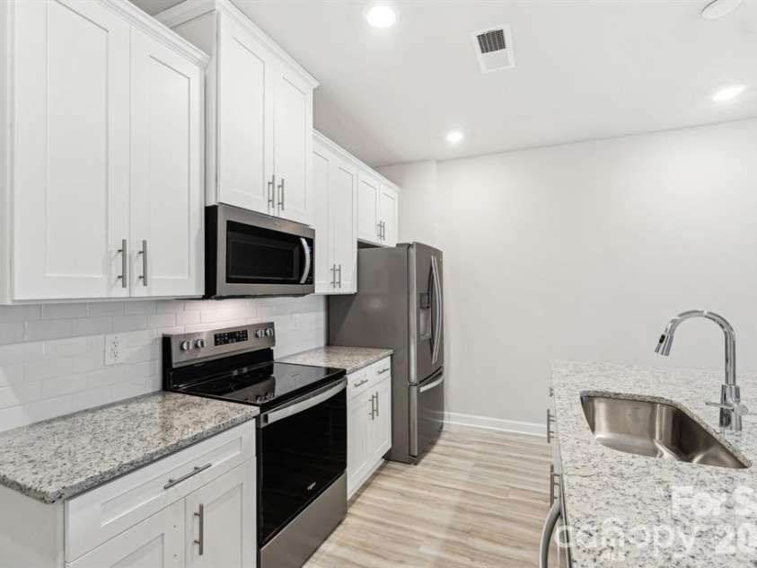 115 Ciara Place, Mooresville, NC 28115.  MLS# CAR4428799, YatesRealty ID 35586. 