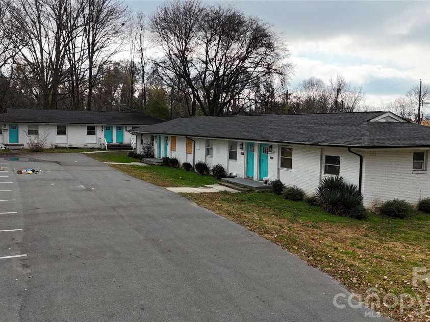 2445 Julia Avenue, Charlotte, NC 28206.  MLS# CAR4340022, YatesRealty ID 3559. 