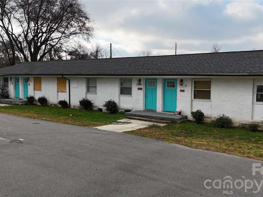 2445 Julia Avenue, Charlotte, NC 28206.  MLS# CAR4340022, YatesRealty ID 3559. 