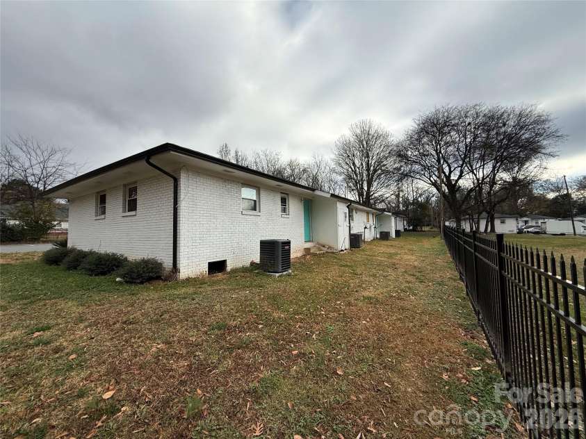 2445 Julia Avenue, Charlotte, NC 28206.  MLS# CAR4340022, YatesRealty ID 3559. 