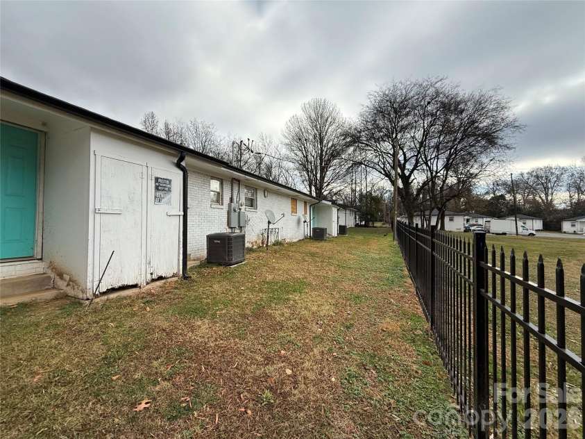 2445 Julia Avenue, Charlotte, NC 28206.  MLS# CAR4340022, YatesRealty ID 3559. 