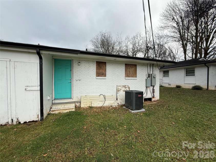 2445 Julia Avenue, Charlotte, NC 28206.  MLS# CAR4340022, YatesRealty ID 3559. 